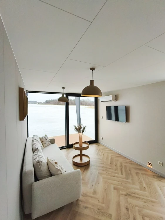 nowoczesne-lekkie-łatwe-w-motażu-panele-sufitowe-Forestia-OneStep-_1_ (1).webp